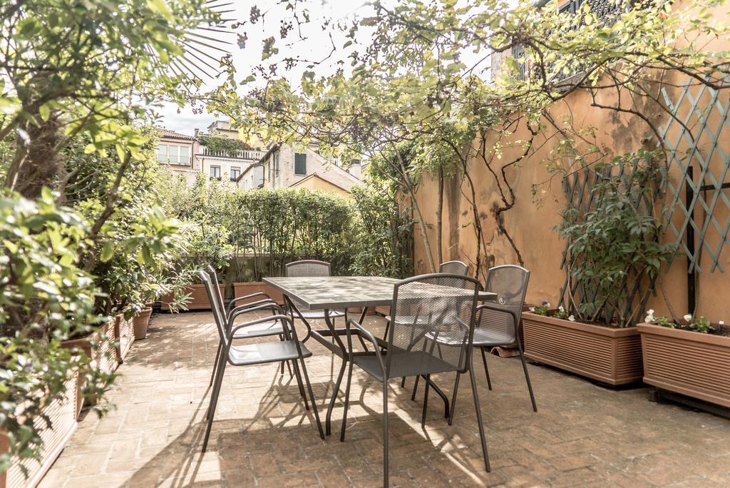 Accademia Terrazza Apartment Venice Exterior photo