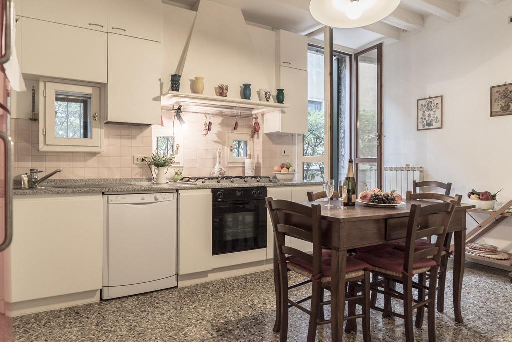 Accademia Terrazza Apartment Venice Exterior photo